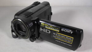 Filmadora sony hdr-xr520 com gravação noturna colorida: veja no escuro com mais detalhes e realismo.